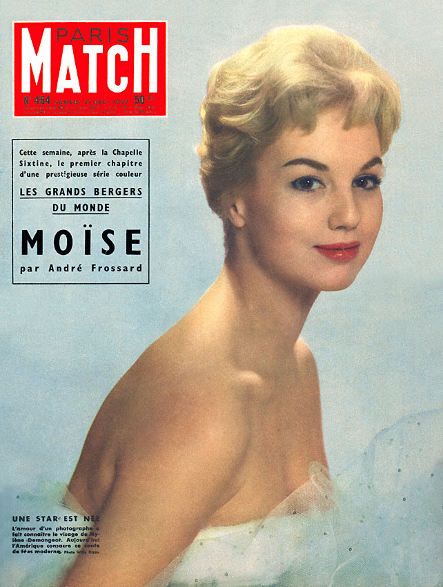 Paris match issue 454 from December 1957